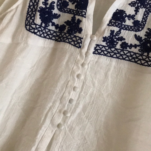 Boho button down embroidered top - Picture 2 of 4